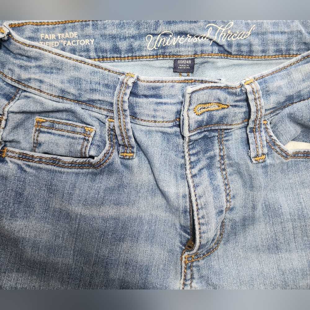 Woman's Universal Thread Jeans Size 00/24R - Picture 4 of 5